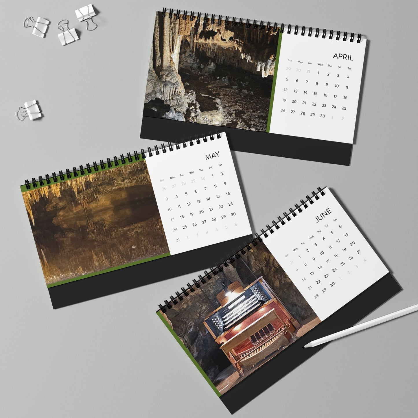 Desktop Calendar (2026 grid)